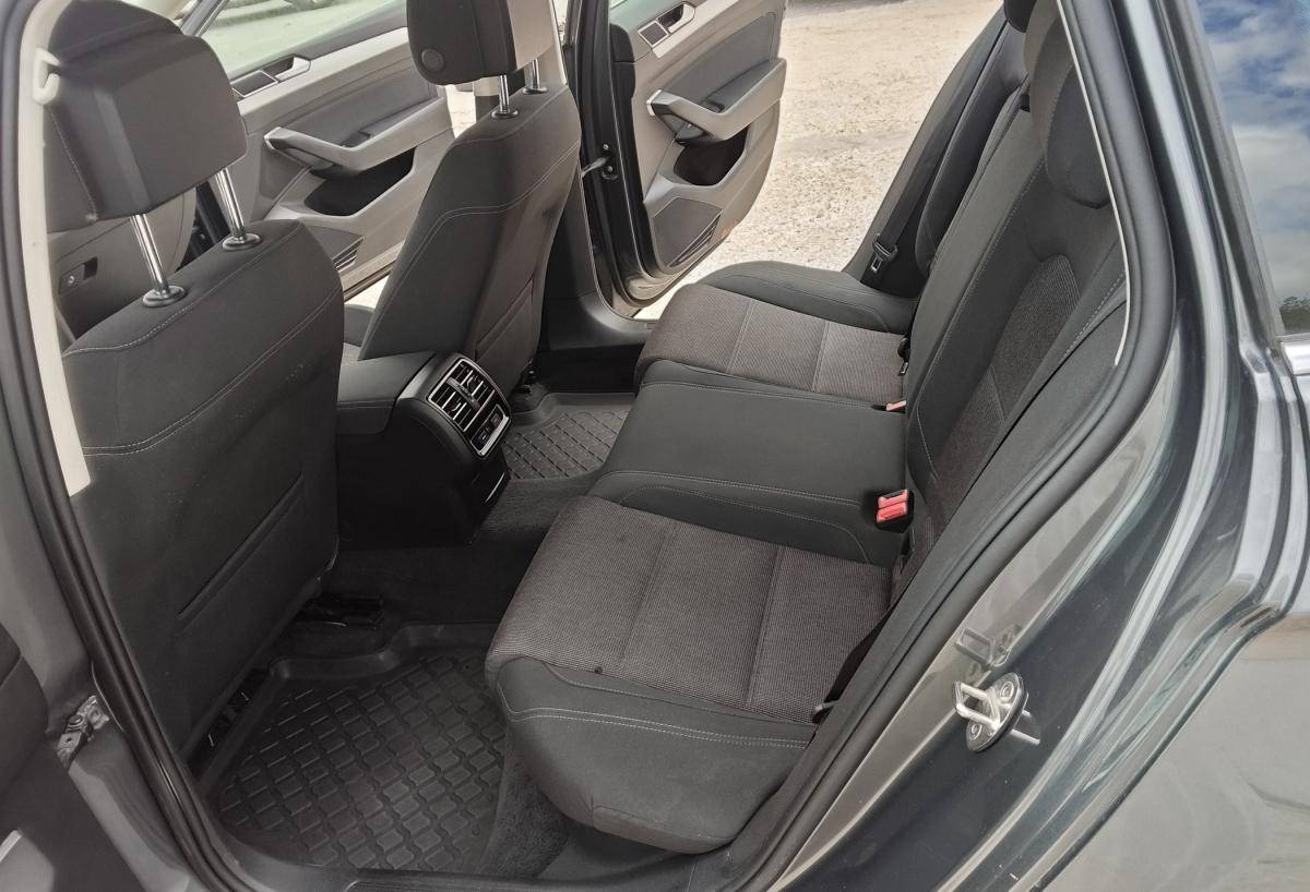 volkswagen-passat-variant-2017-diesel-1598cc