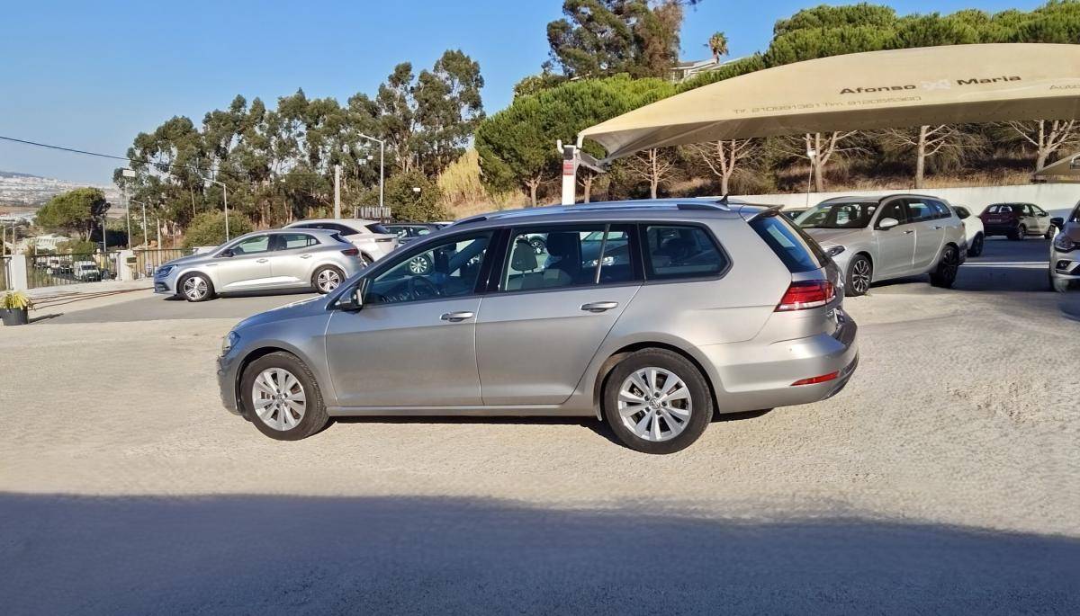 volkswagen-golf-variant-2019-diesel-1598cc
