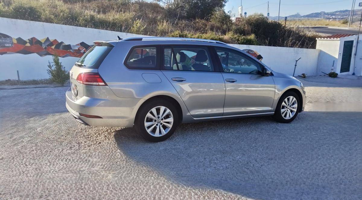 volkswagen-golf-variant-2019-diesel-1598cc