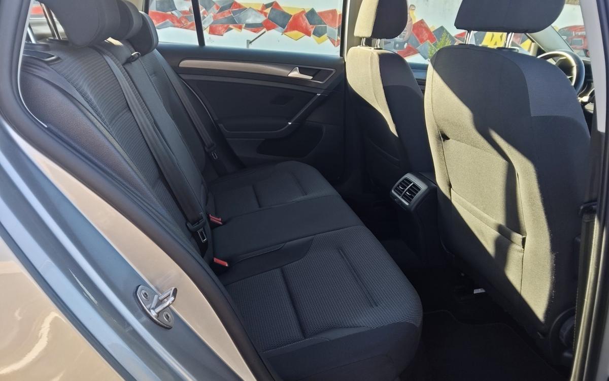 volkswagen-golf-variant-2019-diesel-1598cc