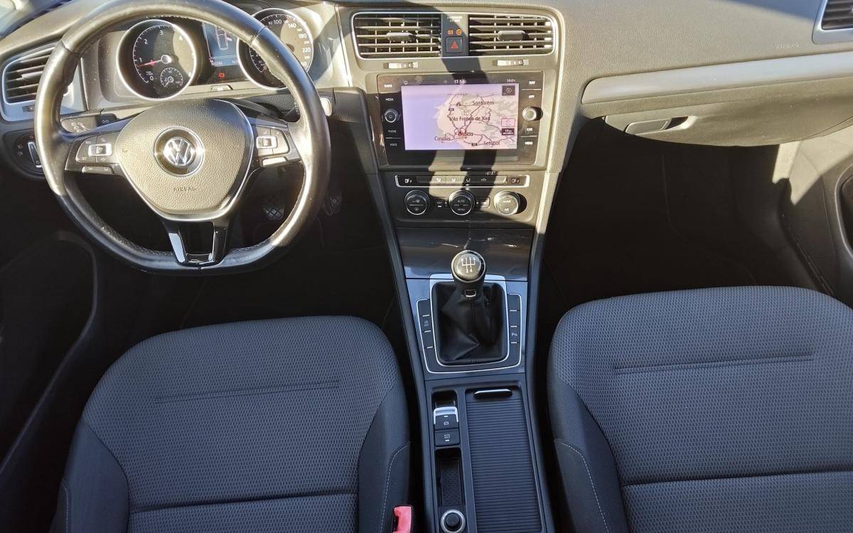 volkswagen-golf-variant-2019-diesel-1598cc