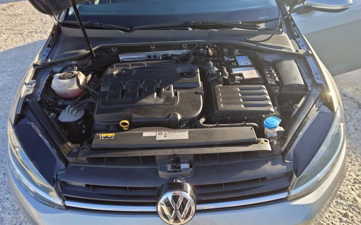 volkswagen-golf-variant-2019-diesel-1598cc
