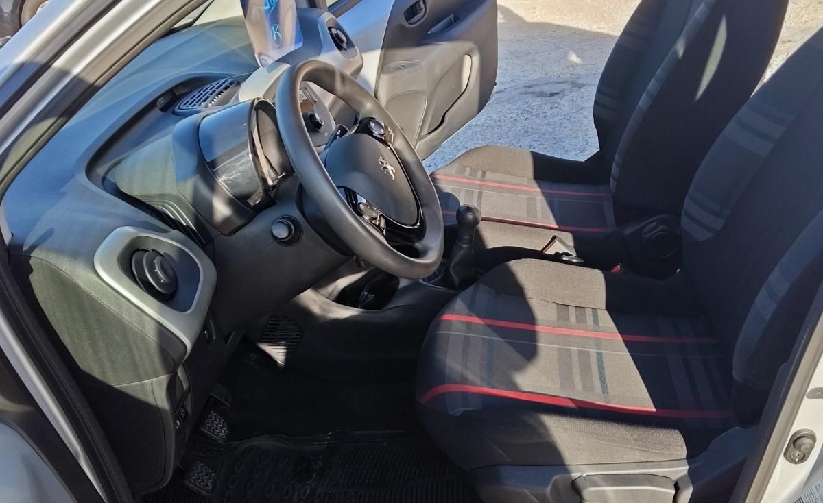 peugeot-108-2014-gasolina-998cc