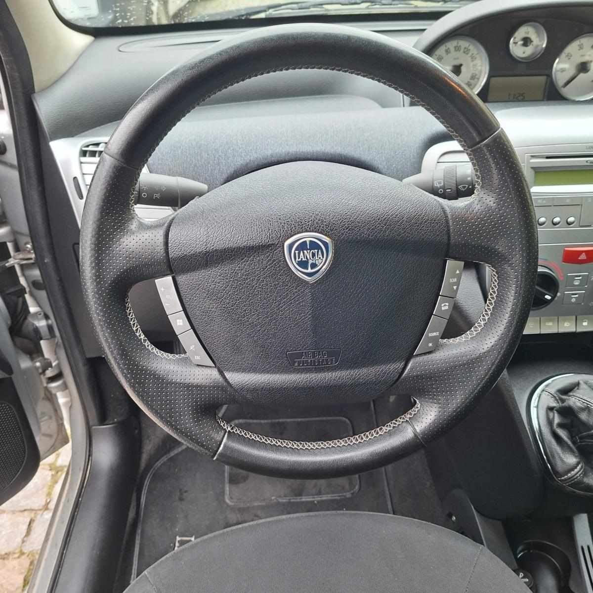 lancia-ypsilon-2010-gasolina-1242cc