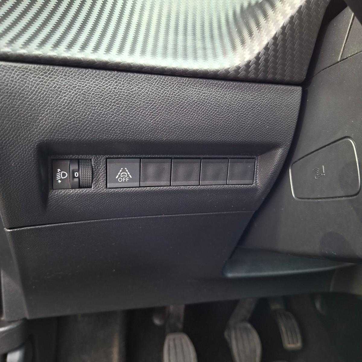 peugeot-2008-2021-diesel-1499cc