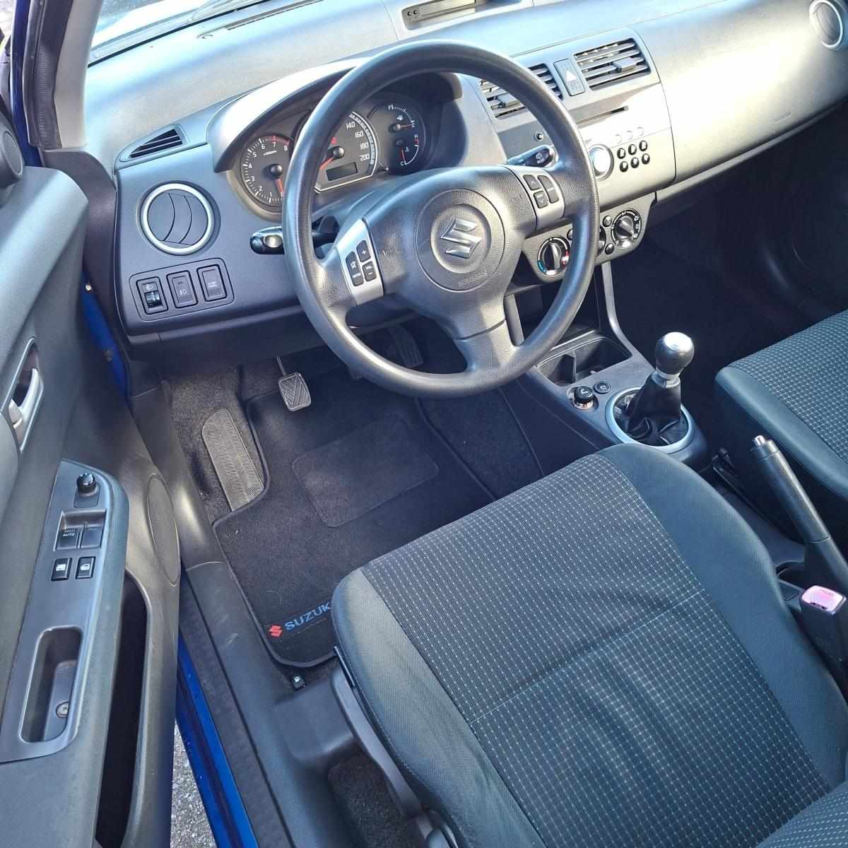 suzuki-swift-2005-gpl-1328cc