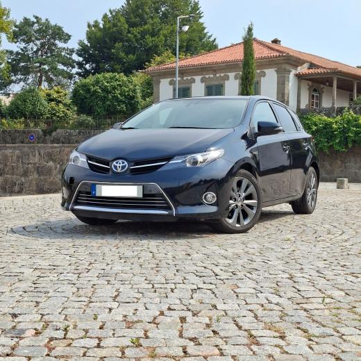 toyota-auris-2014-hibrido-a-gasolina-1798cc