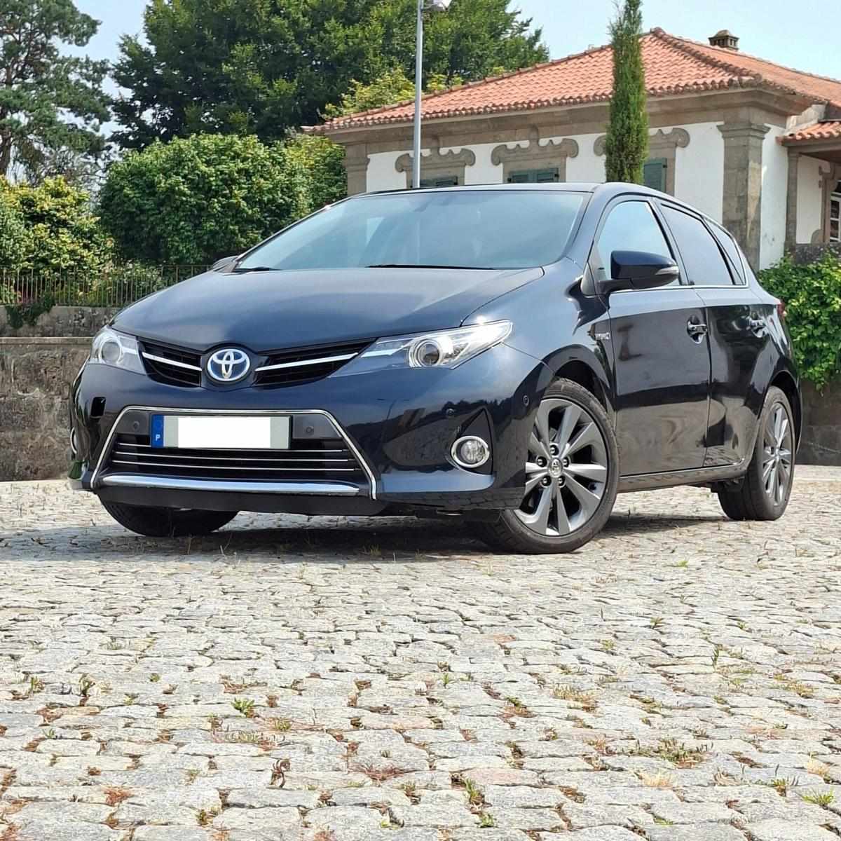 toyota-auris-2014-hibrido-a-gasolina-1798cc