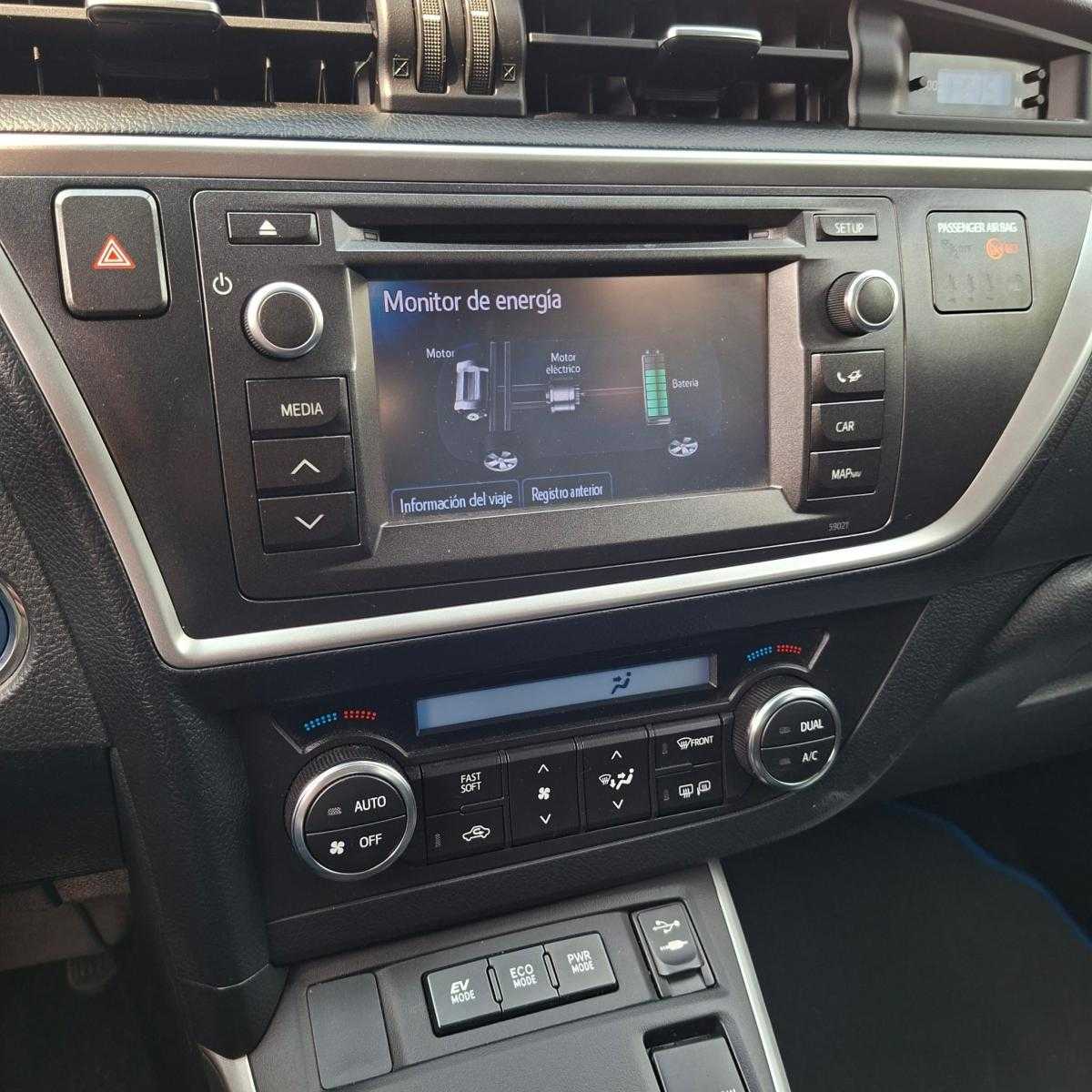 toyota-auris-2014-hibrido-a-gasolina-1798cc