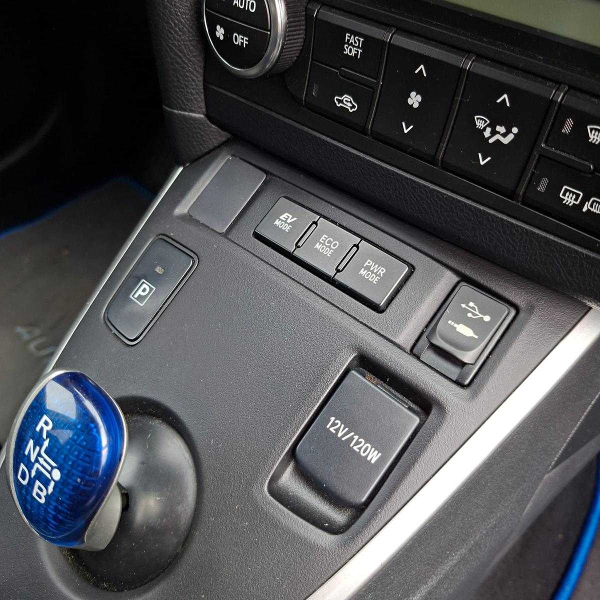 toyota-auris-2014-hibrido-a-gasolina-1798cc