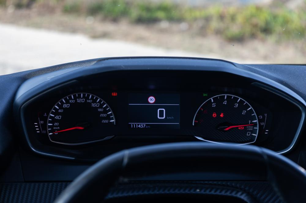 peugeot-208-2021-diesel-1499cc