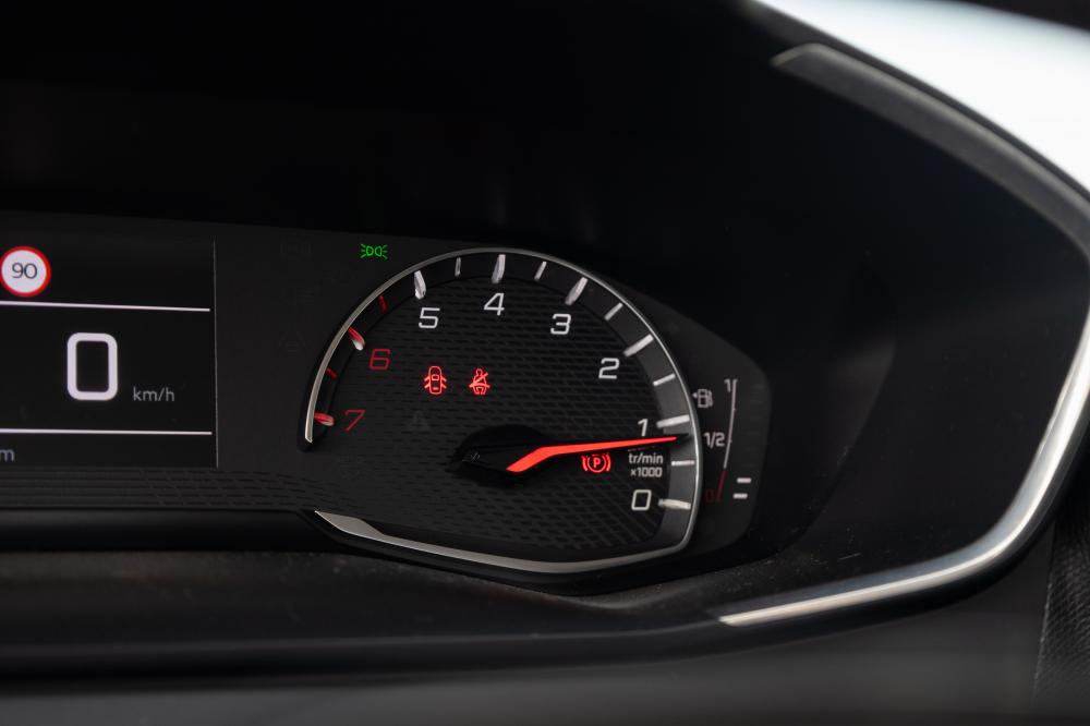 peugeot-208-2021-diesel-1499cc
