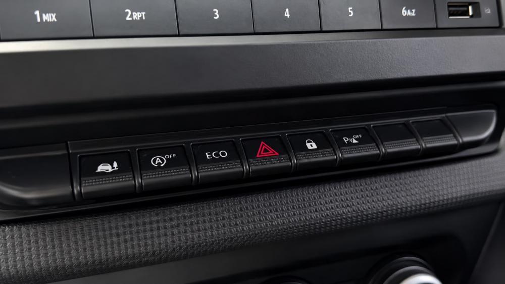 renault-trafic-2023-diesel-0cc