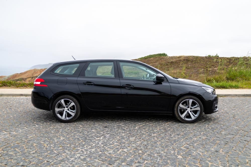 peugeot-308-sw-2018-diesel-1499cc