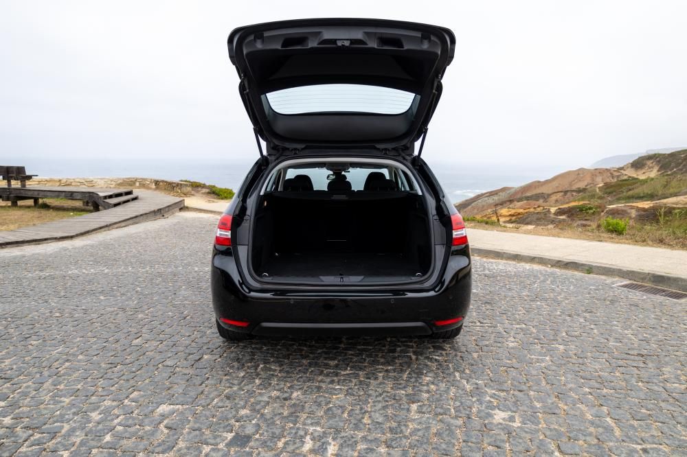 peugeot-308-sw-2018-diesel-1499cc