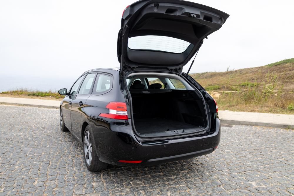 peugeot-308-sw-2018-diesel-1499cc