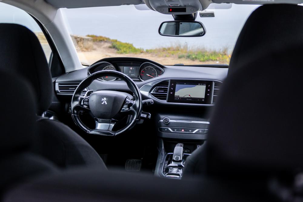 peugeot-308-sw-2018-diesel-1499cc