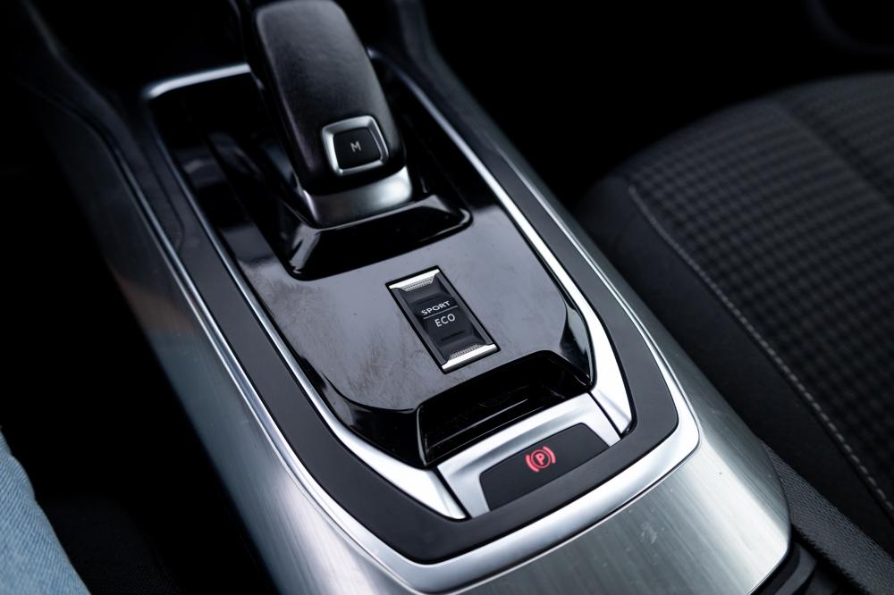 peugeot-308-sw-2018-diesel-1499cc