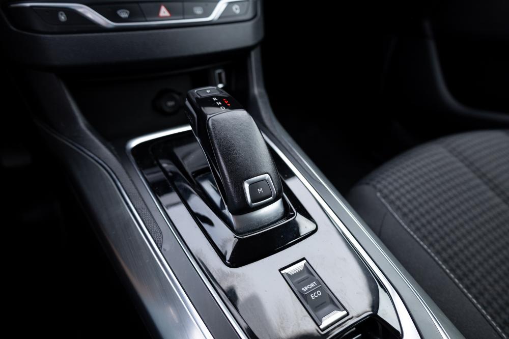peugeot-308-sw-2018-diesel-1499cc