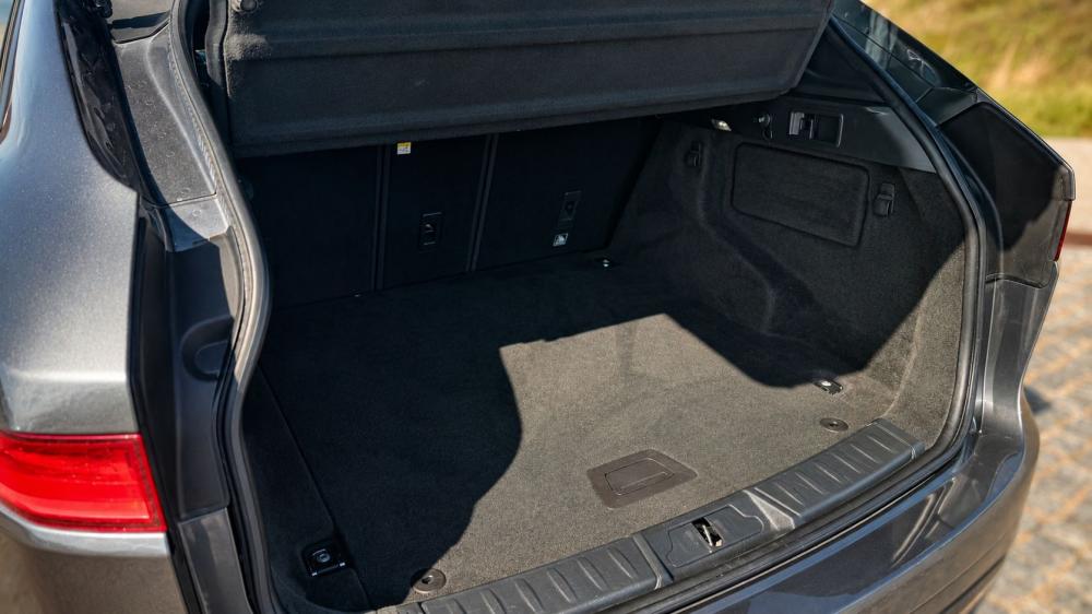 jaguar-f-pace-2016-diesel-1999cc