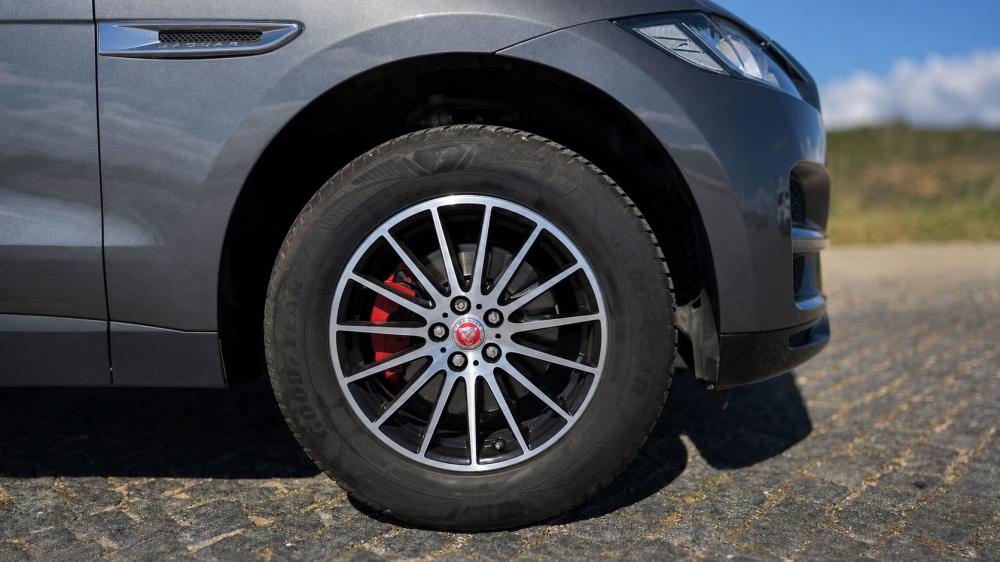 jaguar-f-pace-2016-diesel-1999cc