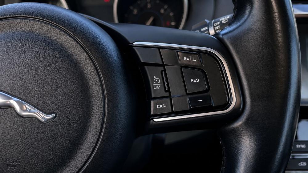 jaguar-f-pace-2016-diesel-1999cc