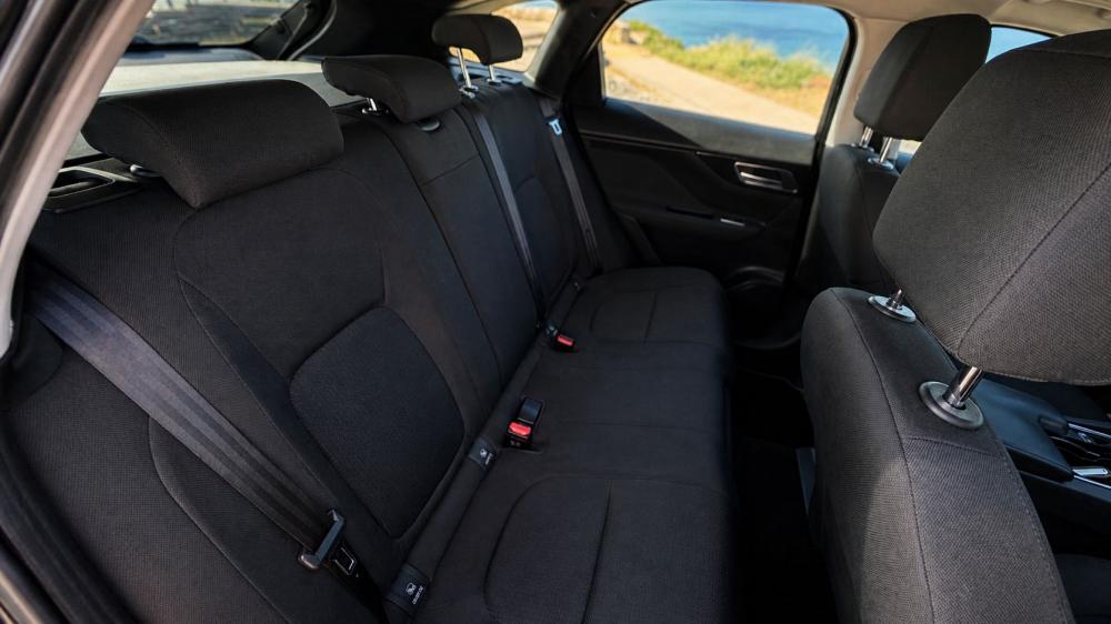 jaguar-f-pace-2016-diesel-1999cc
