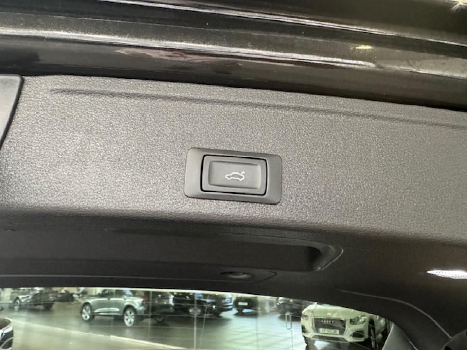 audi-a4-2024-diesel-1968cc