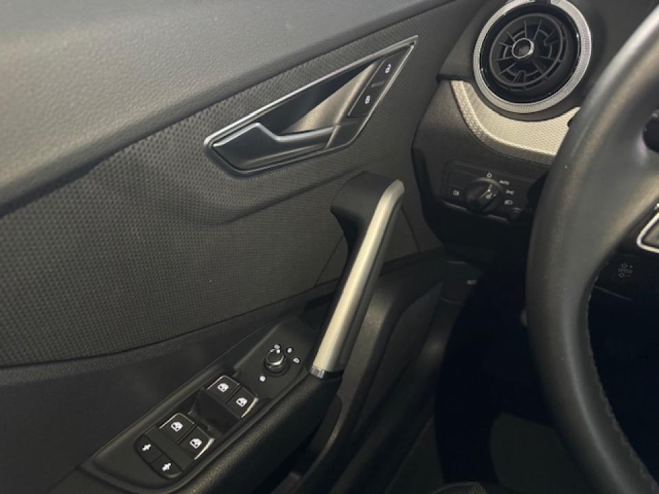 audi-q2-2024-gasolina-999cc
