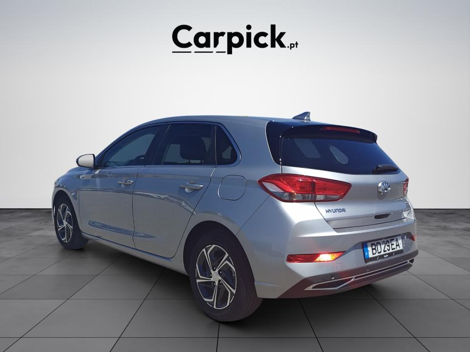 hyundai-i30-2023-gasolina-998cc