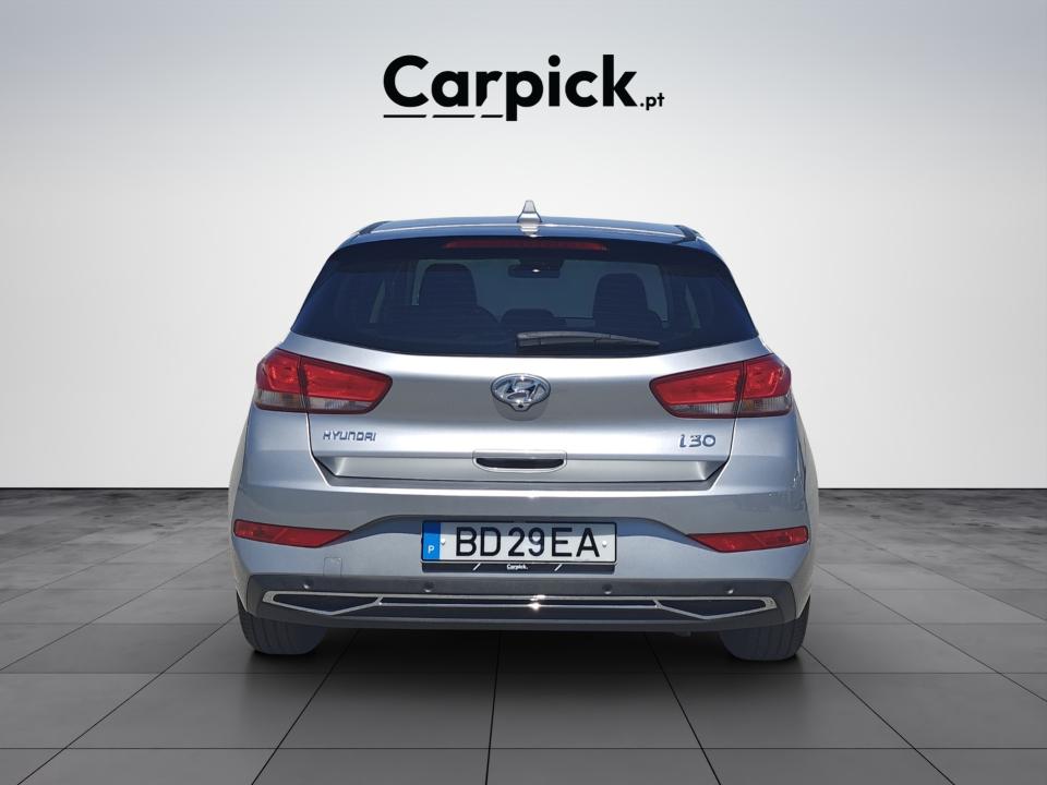 hyundai-i30-2023-gasolina-998cc