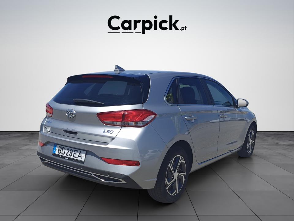 hyundai-i30-2023-gasolina-998cc