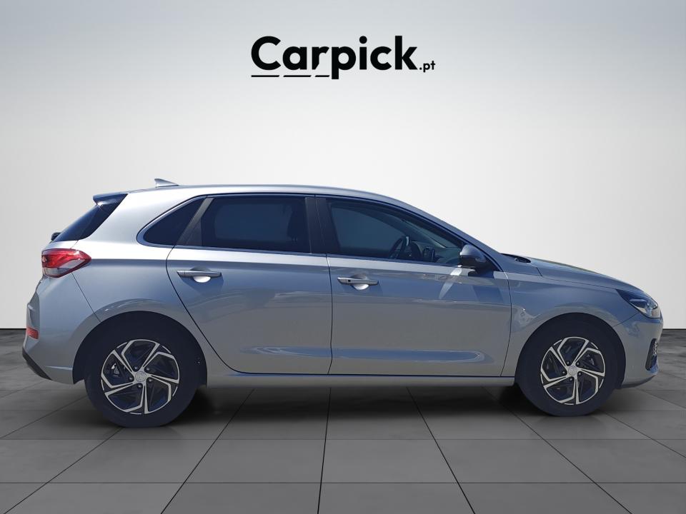hyundai-i30-2023-gasolina-998cc