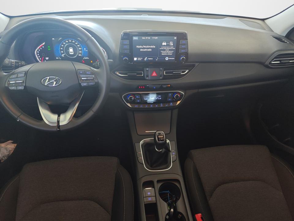 hyundai-i30-2023-gasolina-998cc