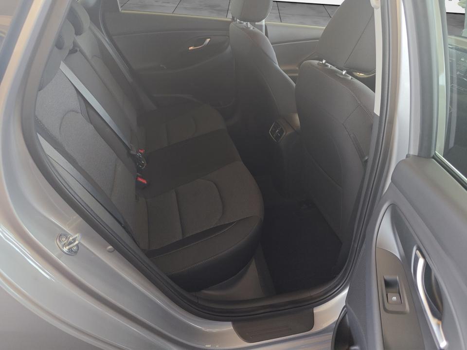 hyundai-i30-2023-gasolina-998cc