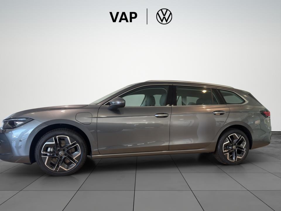 volkswagen-passat-2025-hibrido-1498cc