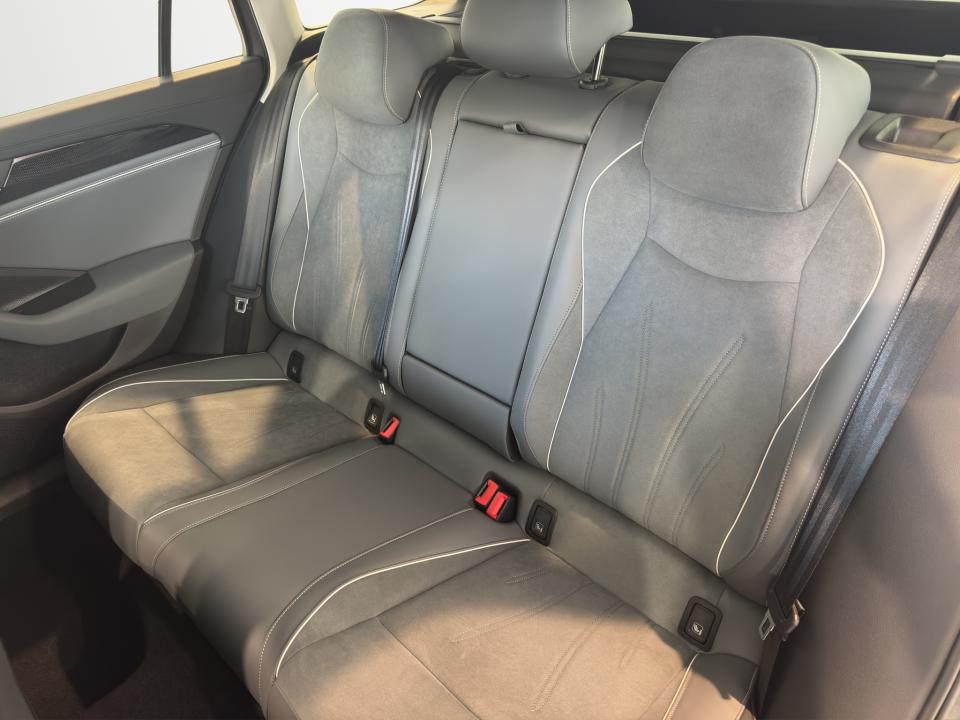 volkswagen-passat-2025-hibrido-1498cc