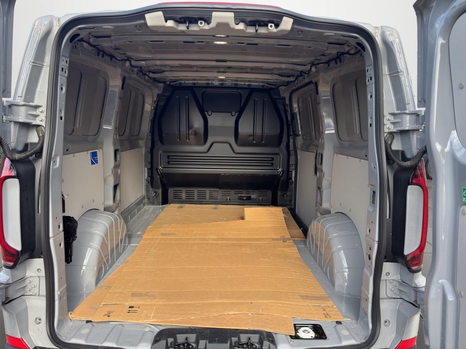 volkswagen-transporter-2025-diesel-1996cc