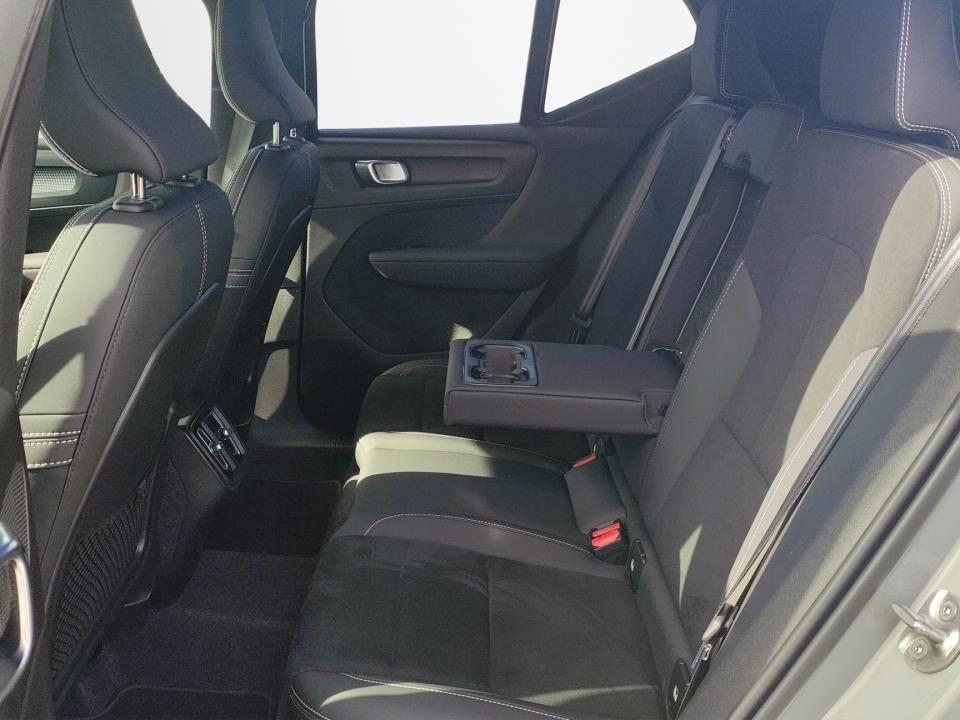 volvo-xc40-2025-gasolina-1969cc