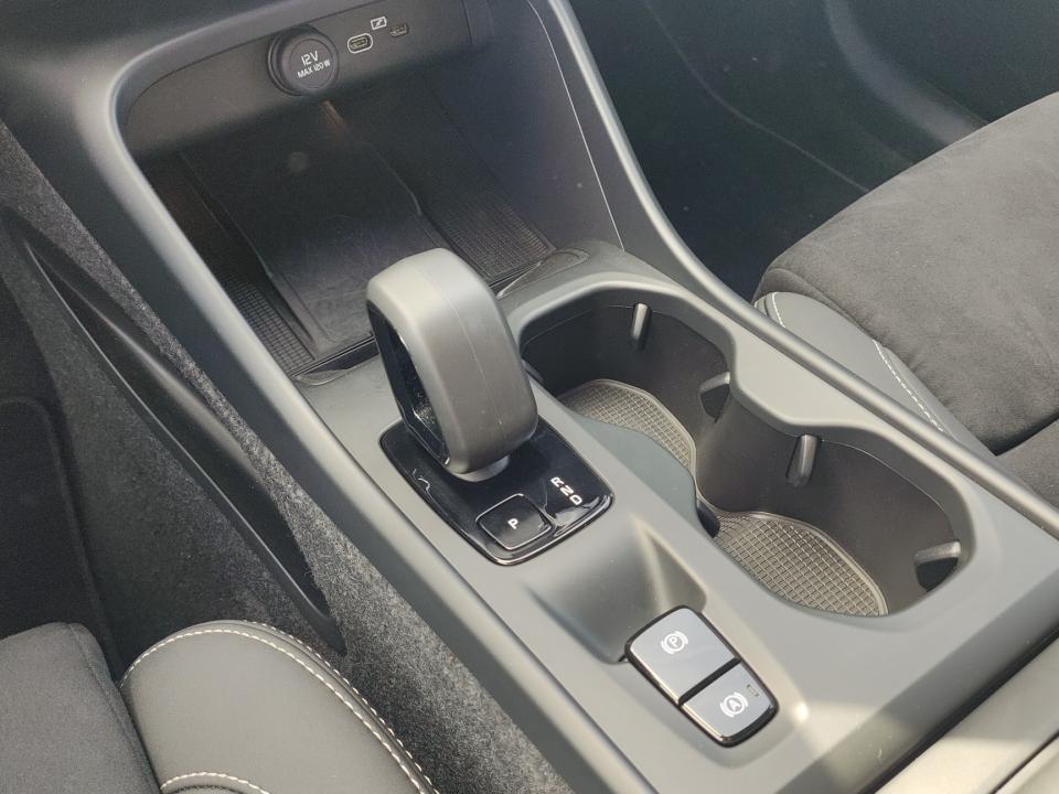 volvo-xc40-2025-gasolina-1969cc