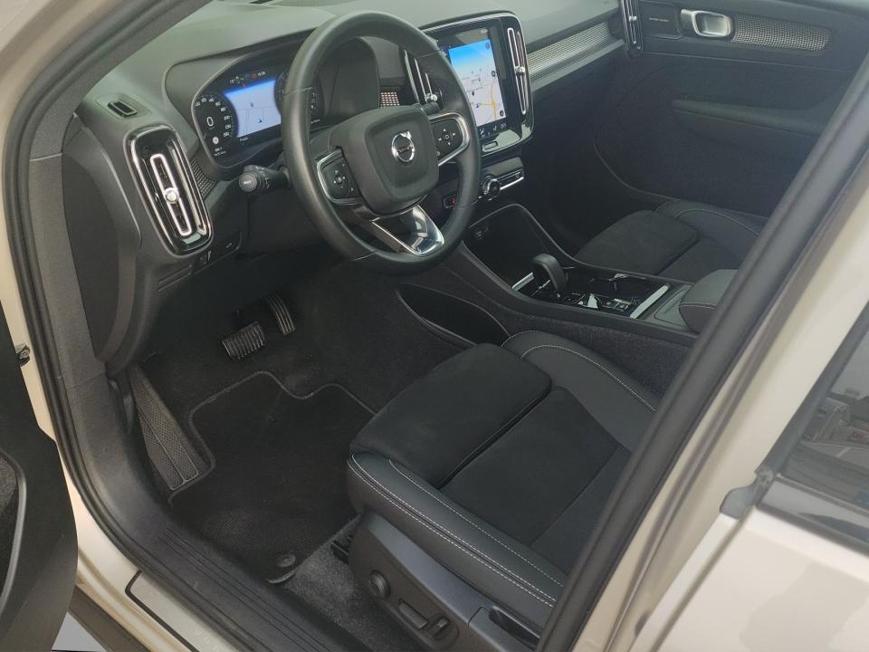 volvo-xc40-2024-gasolina-1477cc