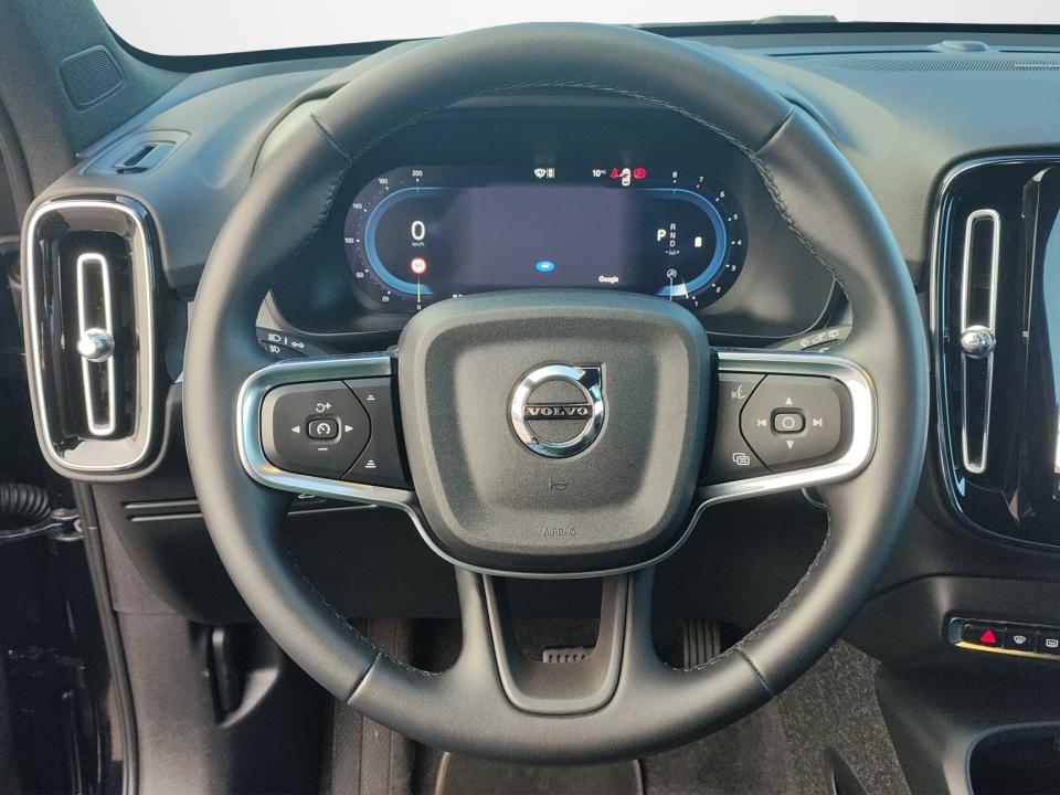 volvo-xc40-2025-gasolina-1969cc