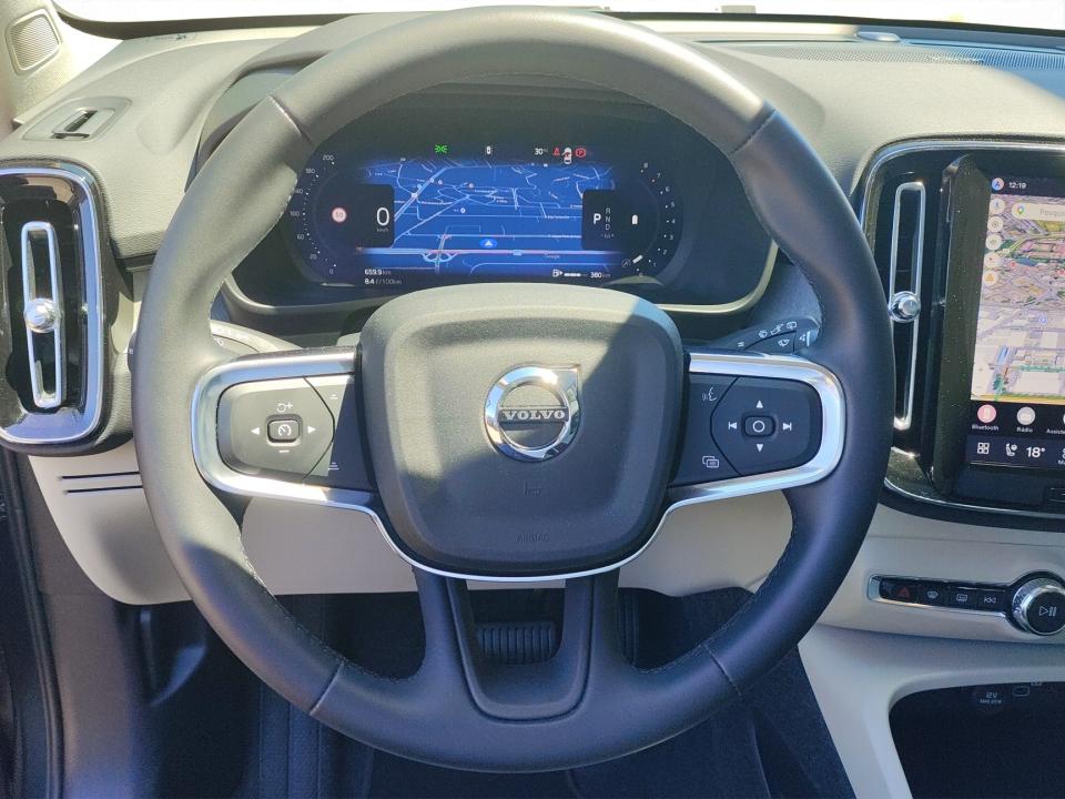 volvo-xc40-2026-gasolina-1969cc
