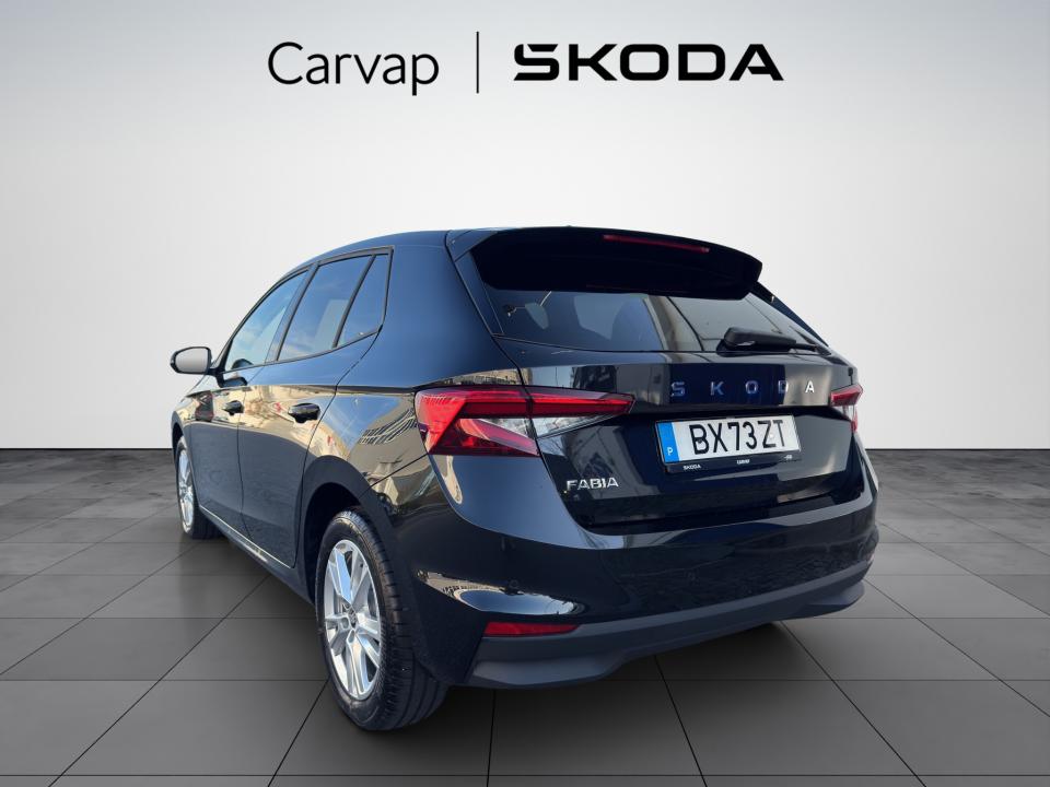 skoda-fabia-2025-gasolina-999cc