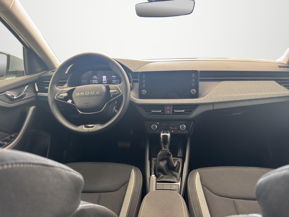 skoda-scala-2025-gasolina-999cc
