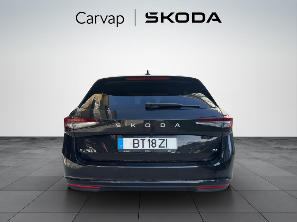 skoda-superb-2025-hibrido-1498cc