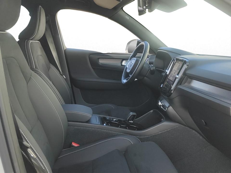 volvo-xc40-2025-gasolina-1969cc