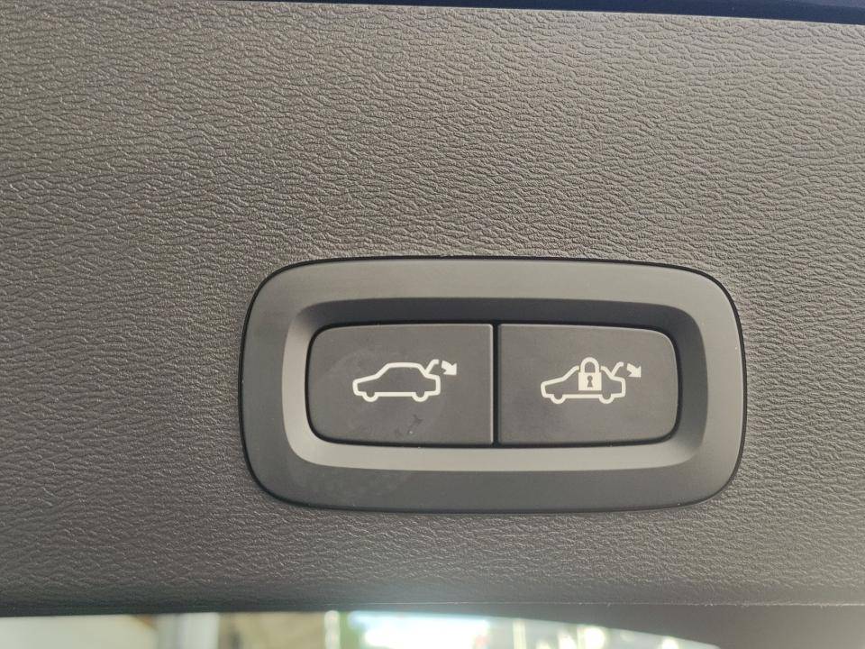 volvo-xc40-2025-gasolina-1969cc