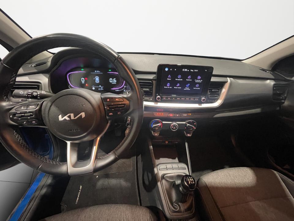 kia-stonic-2025-gasolina-1197cc