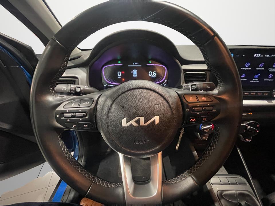 kia-stonic-2025-gasolina-1197cc